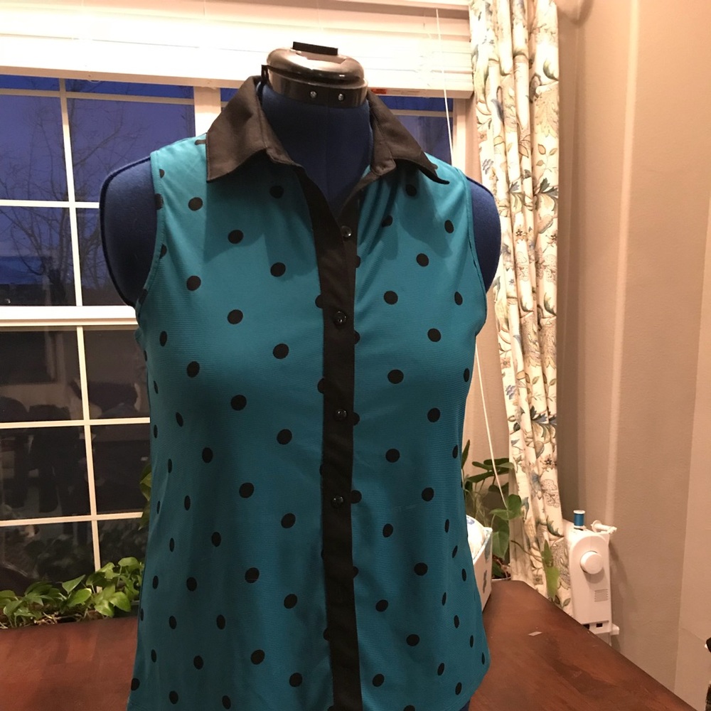 Cute Teal w/ Black polka dots Top